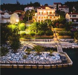 5 bedroom beachfront villa with pool on Ciova Island, Trogir, sleeps 12